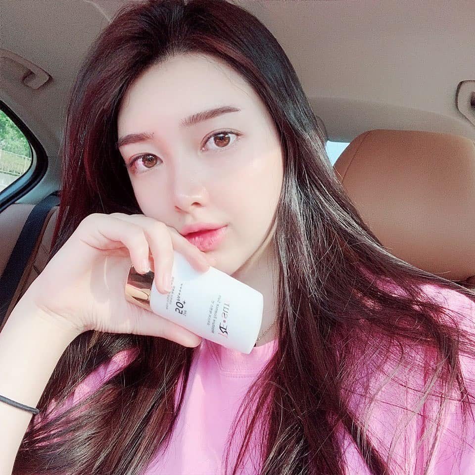 Chẳng thể ngờ bác sĩ da liễu lại chống nắng theo cách này, nhưng có như vậy thì da mới ngăn lão hóa hoàn toàn-1