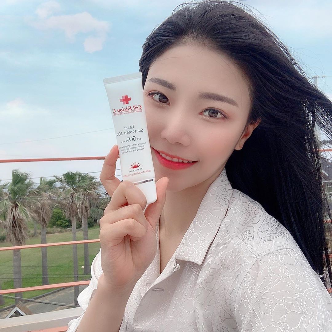 Chẳng thể ngờ bác sĩ da liễu lại chống nắng theo cách này, nhưng có như vậy thì da mới ngăn lão hóa hoàn toàn-4