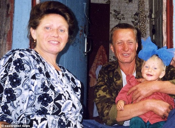 Đứa bé duy nhất sinh ra từ vùng thảm họa Chernobyl: Ăn táo khổng lồ và cá từ sông nhiễm độc nhưng 20 năm sau vẫn là một thiếu nữ xinh đẹp-2