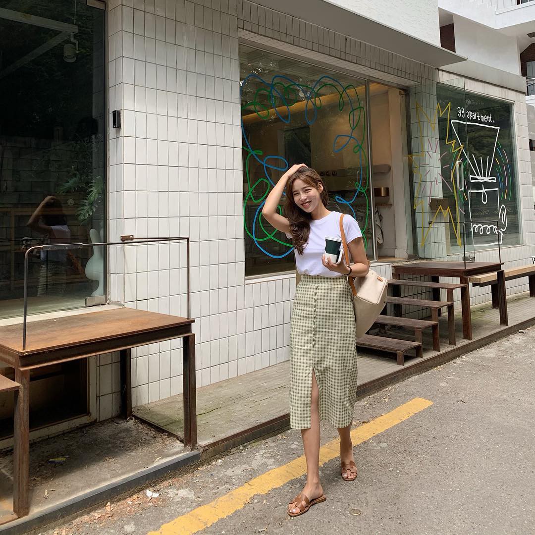 Đừng mãi đóng khung trong những bộ cánh già nua nhạt nhẽo, nàng ngoài 30 hãy trẻ hóa style với 5 công thức này-12