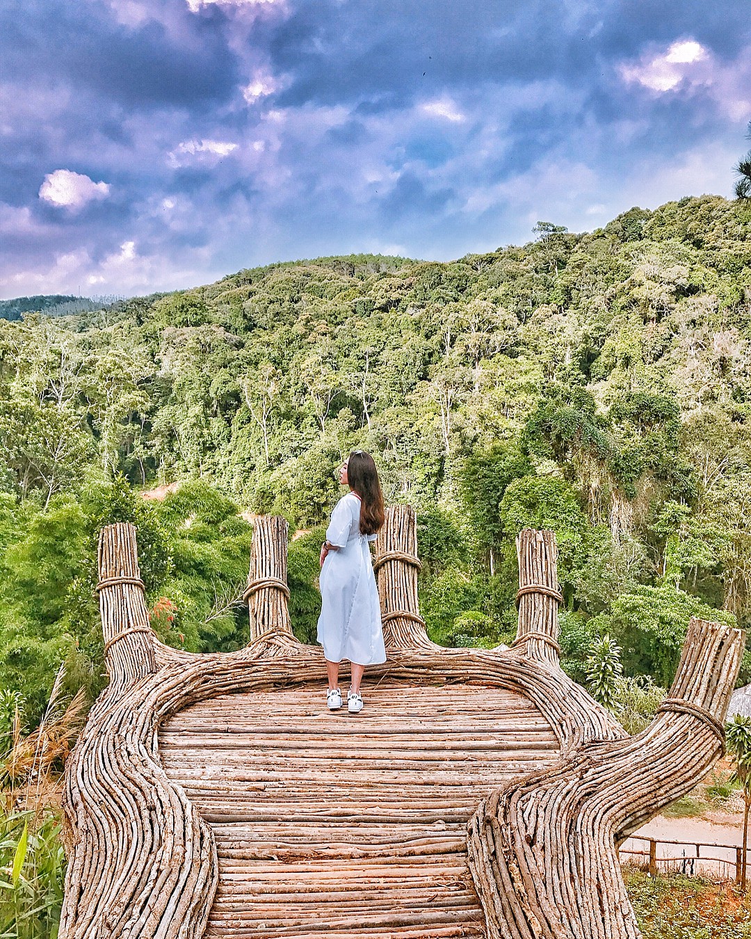 Nổi đình nổi đám bấy lâu nay, hoá ra bàn tay sống ảo khổng lồ ở Đà Lạt chỉ là bản sao” của chỗ này!-2