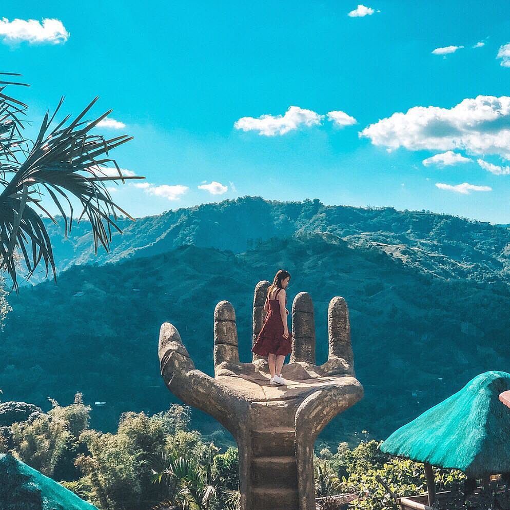 Nổi đình nổi đám bấy lâu nay, hoá ra bàn tay sống ảo khổng lồ ở Đà Lạt chỉ là bản sao” của chỗ này!-13