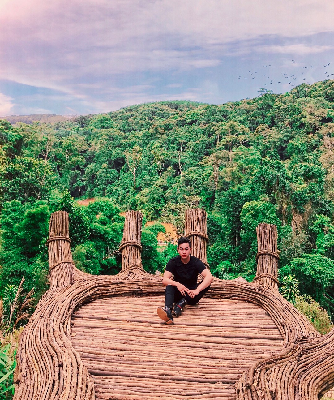 Nổi đình nổi đám bấy lâu nay, hoá ra bàn tay sống ảo khổng lồ ở Đà Lạt chỉ là bản sao” của chỗ này!-15