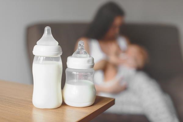 Người phụ nữ tiết sữa từ vùng kín sau khi sinh con, sự thật phía sau gây choáng váng-1