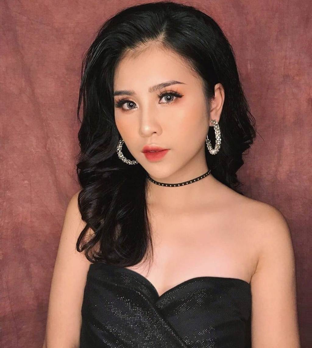 Thu Hương - cô gái khỏa thân ở hồ sen gây giật mình với ảnh đời thường-9