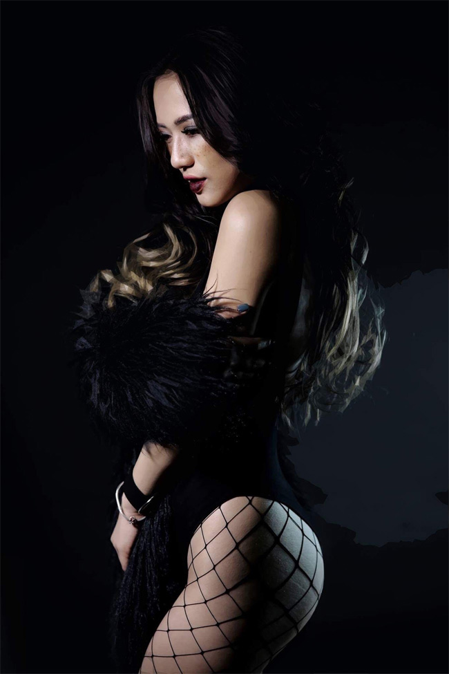 Vẻ đẹp nóng bỏng của nàng dâu đanh đá khiến mẹ chồng cao tay cũng tắt điện-13