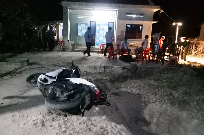 Côn đồ kéo đến nhà truy sát trong đêm, cha chết, 2 con nguy kịch-3