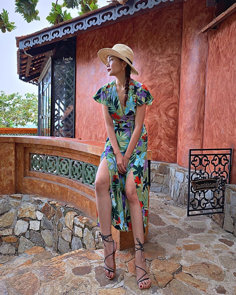 Khoe street style, Chi Pu pose dáng dạng rộng chẳng kém Hà Hồ - Ngọc Trinh đốt mắt chỉ bằng 1 chiếc áo croptop-8