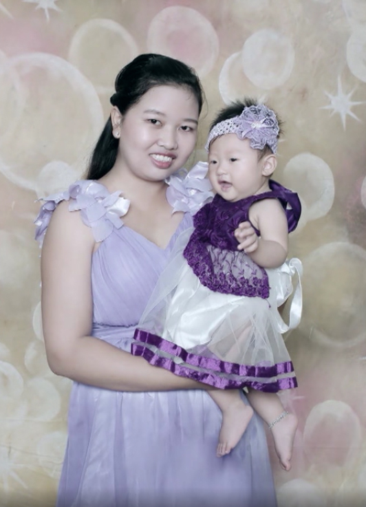 Giây phút oà khóc khi mẹ con bé Bình An gặp nhau-7