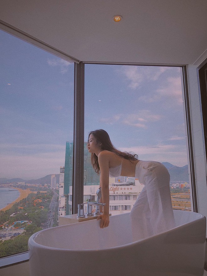 Đông Nhi thử mặc sexy nhiều rồi nhưng tới lần này mới thật sự chất lượng!-10