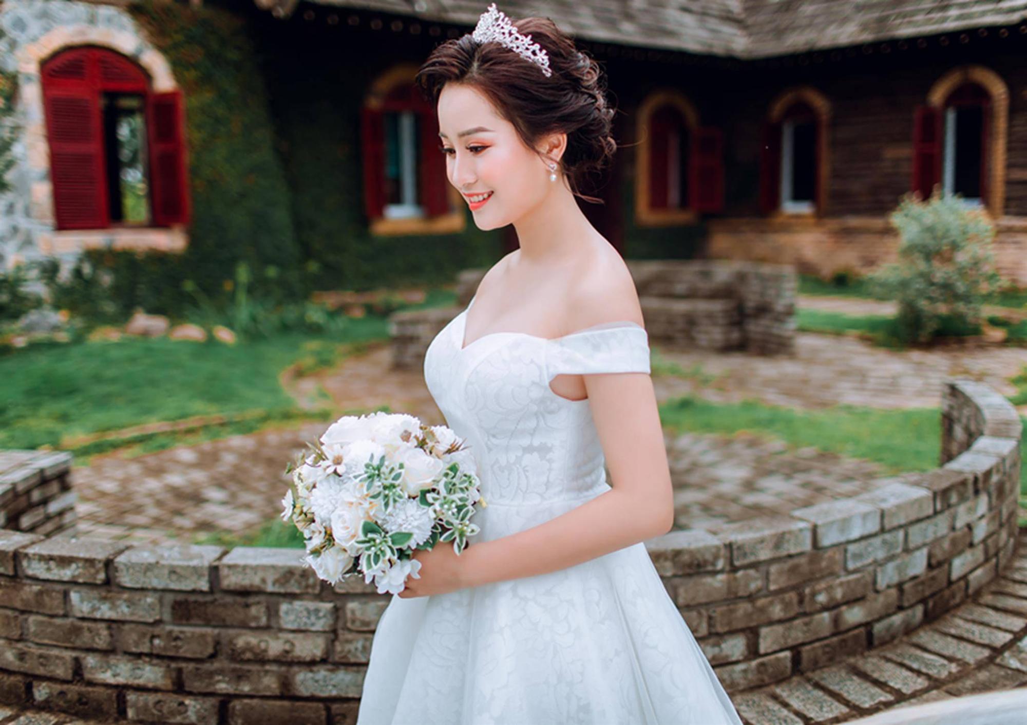 Ảnh cưới của vua kiếm chém và người vợ xinh đẹp-2