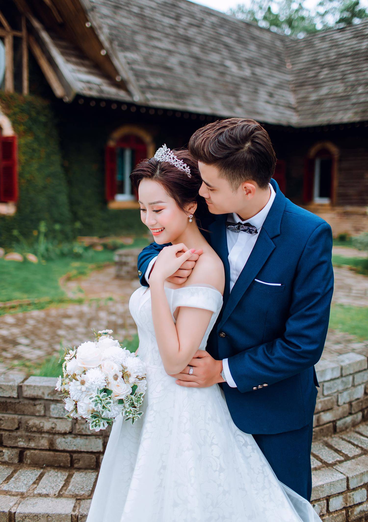 Ảnh cưới của vua kiếm chém và người vợ xinh đẹp-3