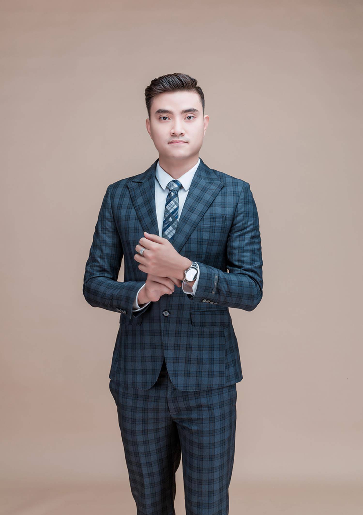 Ảnh cưới của vua kiếm chém và người vợ xinh đẹp-4