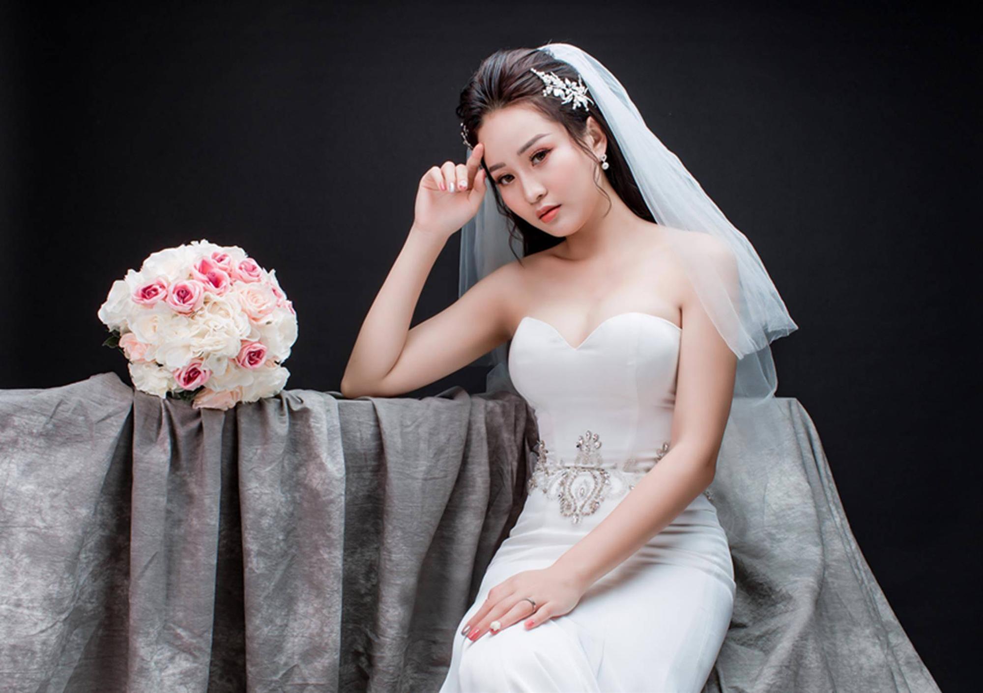 Ảnh cưới của vua kiếm chém và người vợ xinh đẹp-11