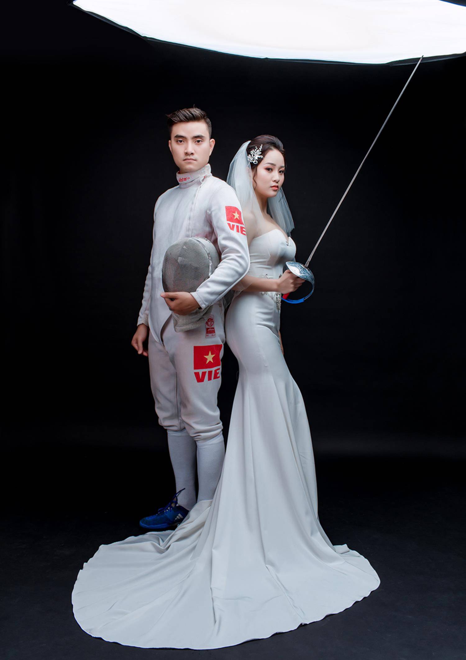 Ảnh cưới của vua kiếm chém và người vợ xinh đẹp-12