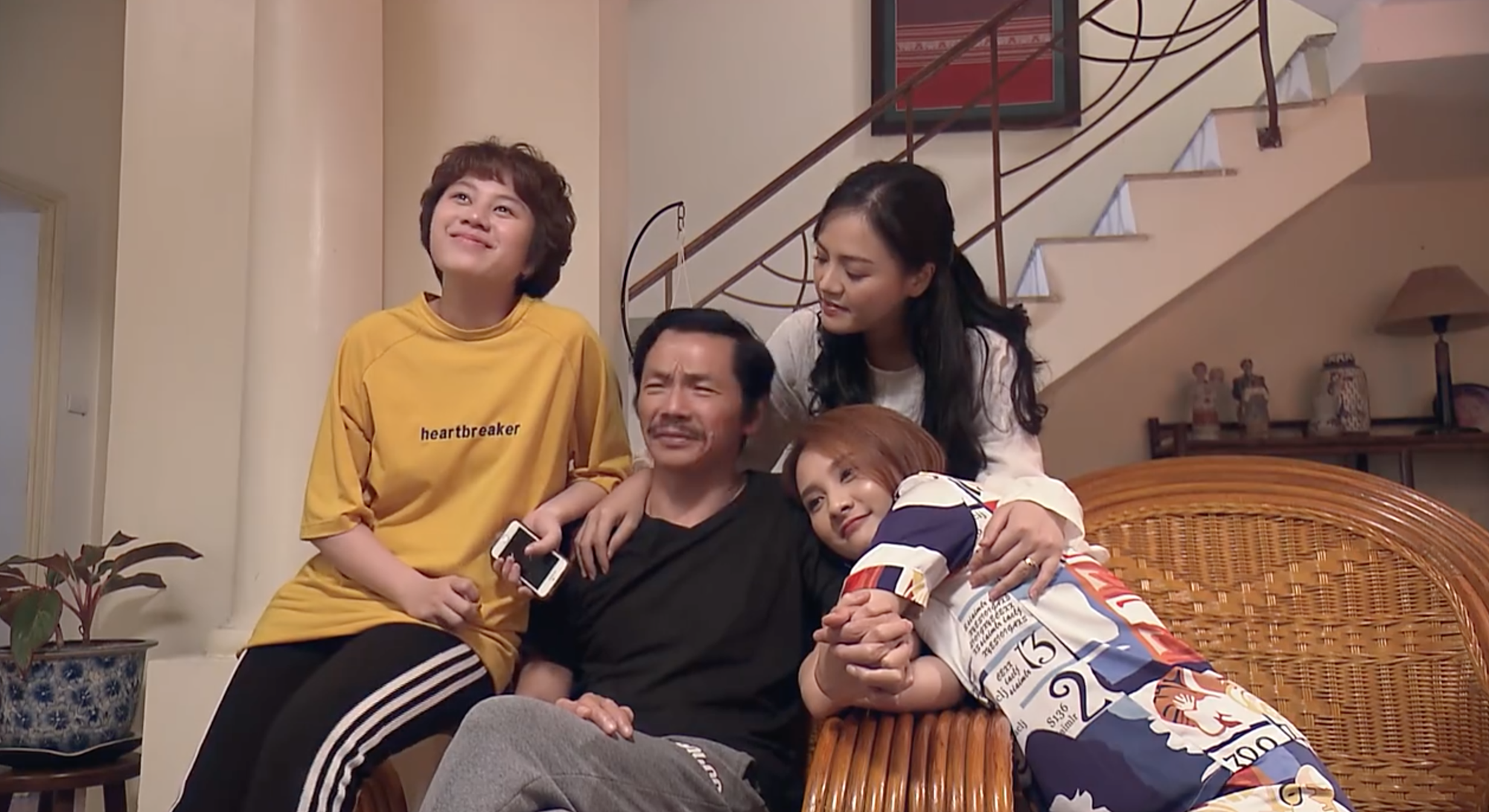 Gặp Ông bố quốc dân - NSƯT Trung Anh nhân Ngày Của Cha: Thật lòng tôi thương Huệ nhất nhà!-1