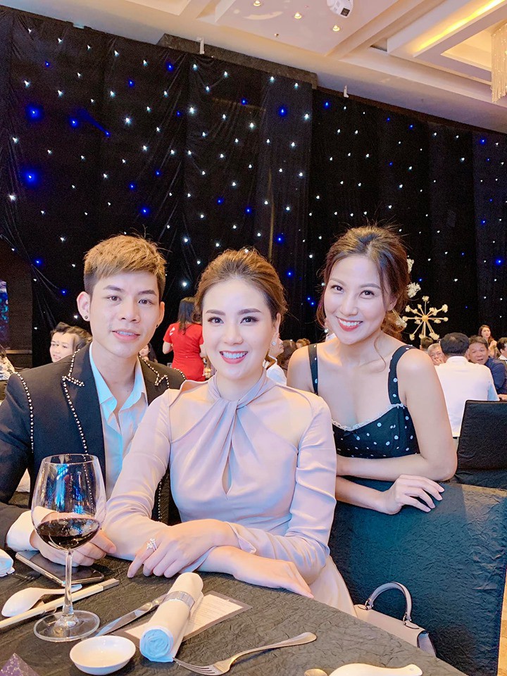 Đám cưới siêu mẫu Phương Mai và chồng Tây gia thế khủng: Cô dâu không diện váy cưới, xuất hiện trong trang phục cực lạ-7