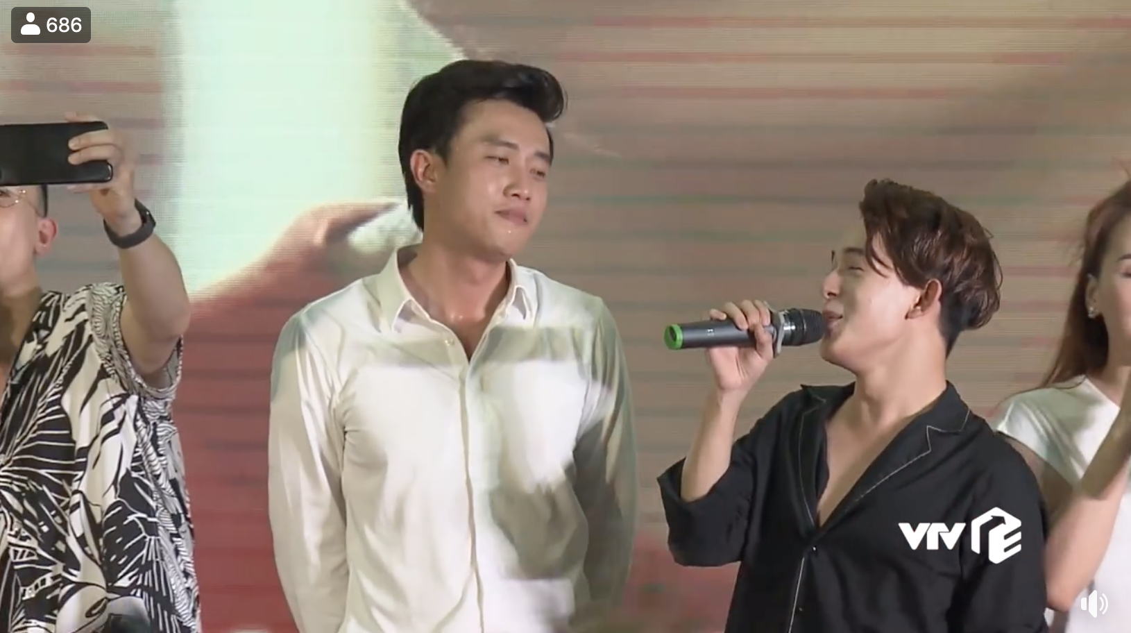 Dàn diễn viên Về nhà đi con cùng hát nhạc phim, khán giả khen lấy khen để Bảo vì hát quá hay-3