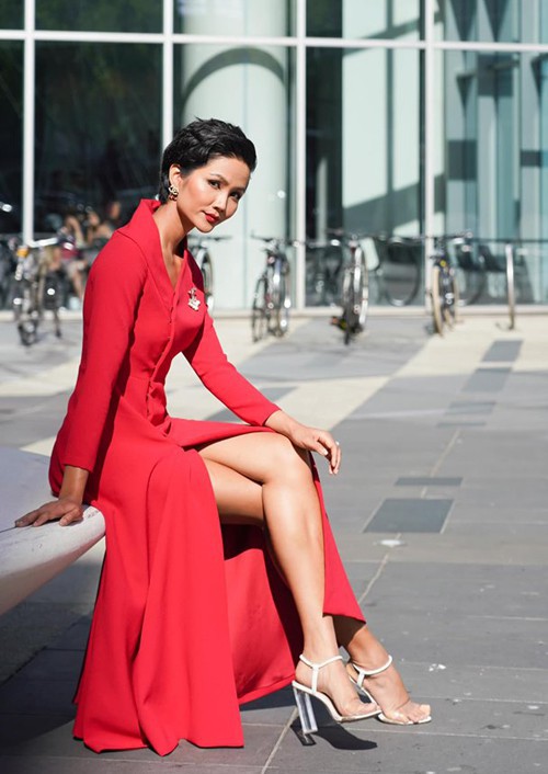 H’Hen Niê: Mang giày hơn trăm triệu đẹp như mơ nhưng chẳng đi nổi quá 2 tiếng-7