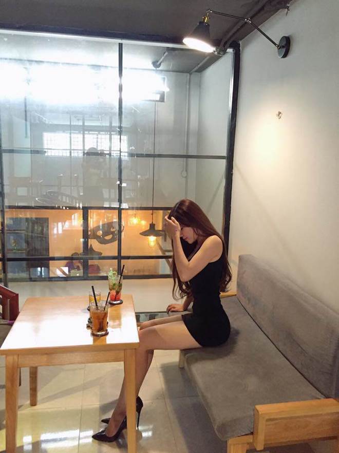 Mang giày cao 10cm đi khắp mọi nơi, bạn gái Lâm Tây chính là thánh đi giày cao gót-6