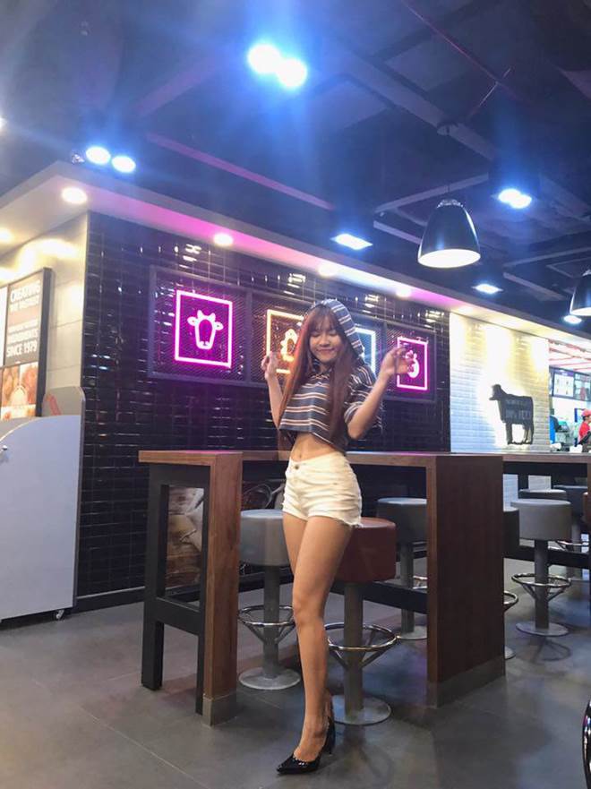 Mang giày cao 10cm đi khắp mọi nơi, bạn gái Lâm Tây chính là thánh đi giày cao gót-10