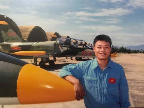 Nghẹn ngào lễ viếng 2 phi công hy sinh trong tai nạn rơi máy bay ở Khánh Hòa-8