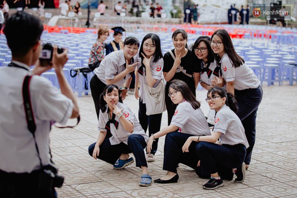Đêm tri ân đầy nước mắt của trường Gia Định: Khóc vì chúng ta đã có một thời học sinh đầy tươi đẹp-1