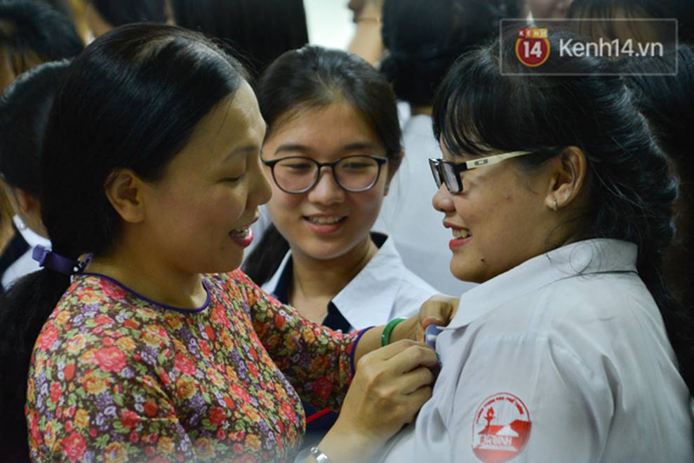 Đêm tri ân đầy nước mắt của trường Gia Định: Khóc vì chúng ta đã có một thời học sinh đầy tươi đẹp-13