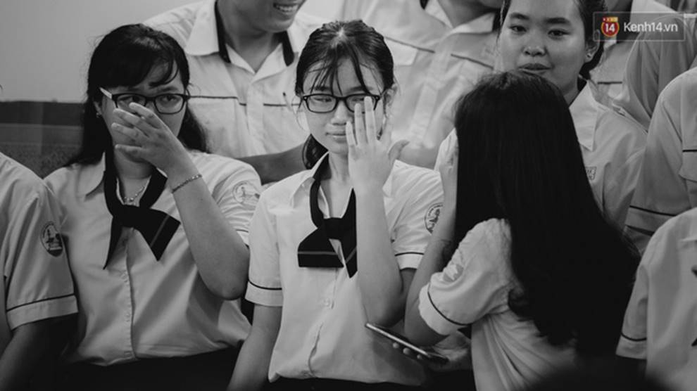 Đêm tri ân đầy nước mắt của trường Gia Định: Khóc vì chúng ta đã có một thời học sinh đầy tươi đẹp-15