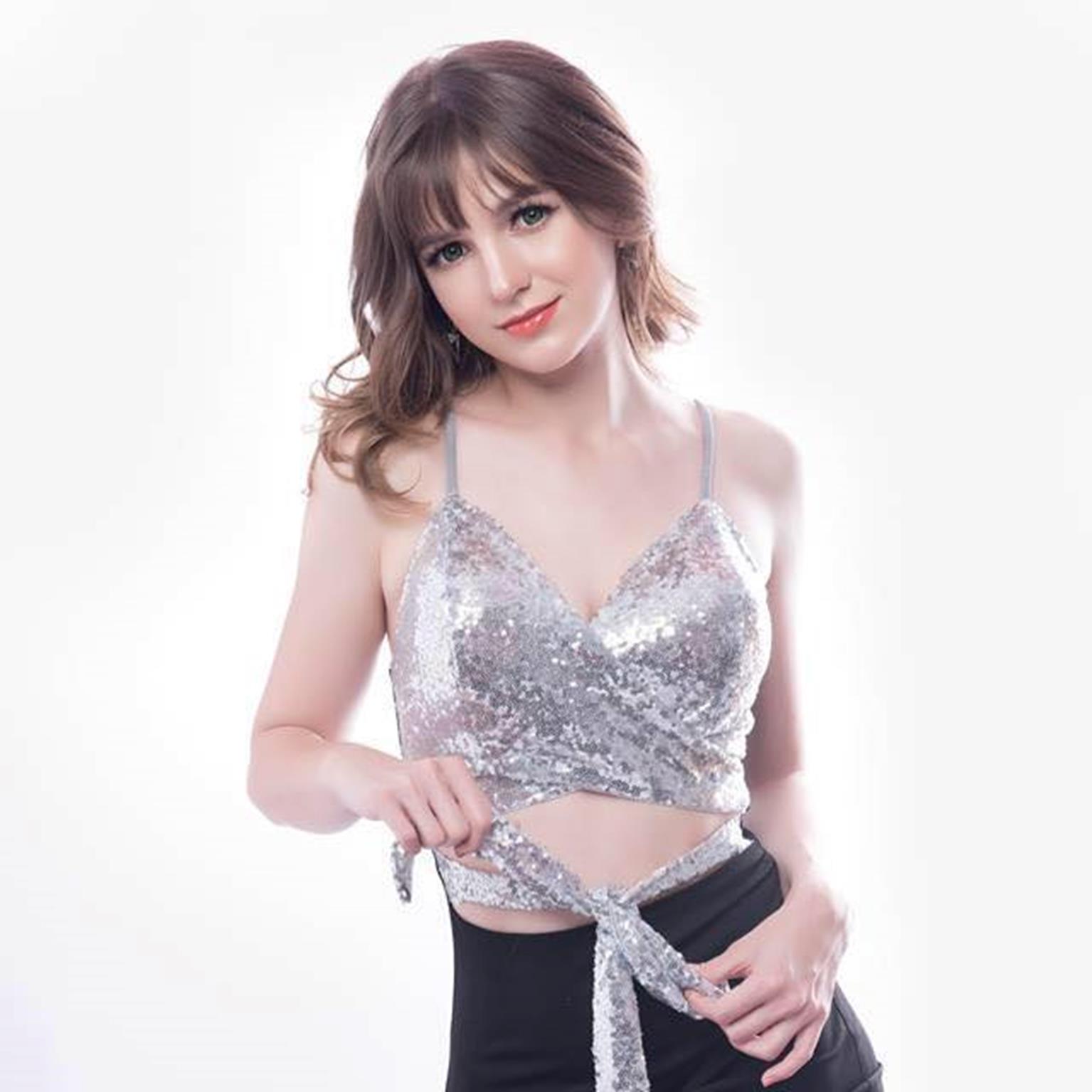 Hot girl DJ mặt xinh như búp bê chụp ảnh với sen, đời thường đẹp hết nấc-6