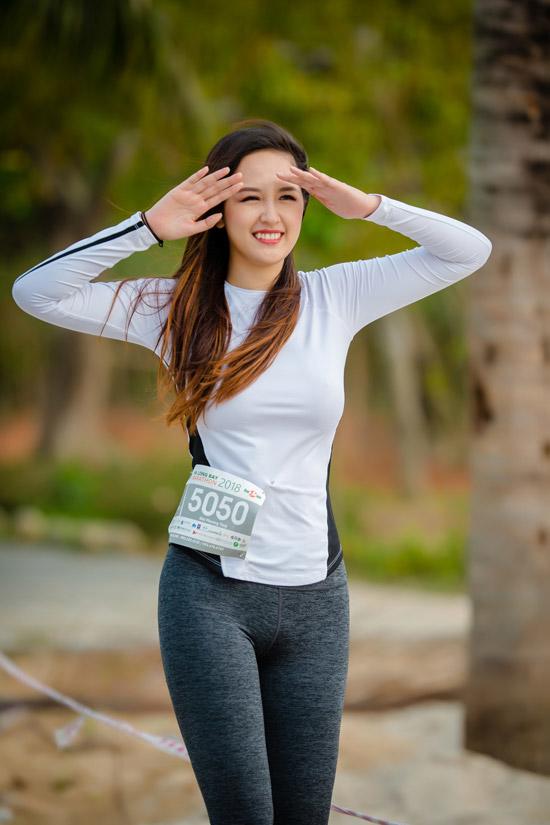 Ra đây mà xem: vòng hai ngấn mỡ của Mai Phương Thuý giờ đây bay đi đâu mất rồi!-4