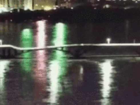 120m cầu bất ngờ sập, nhiều phương tiện lao thẳng xuống sông