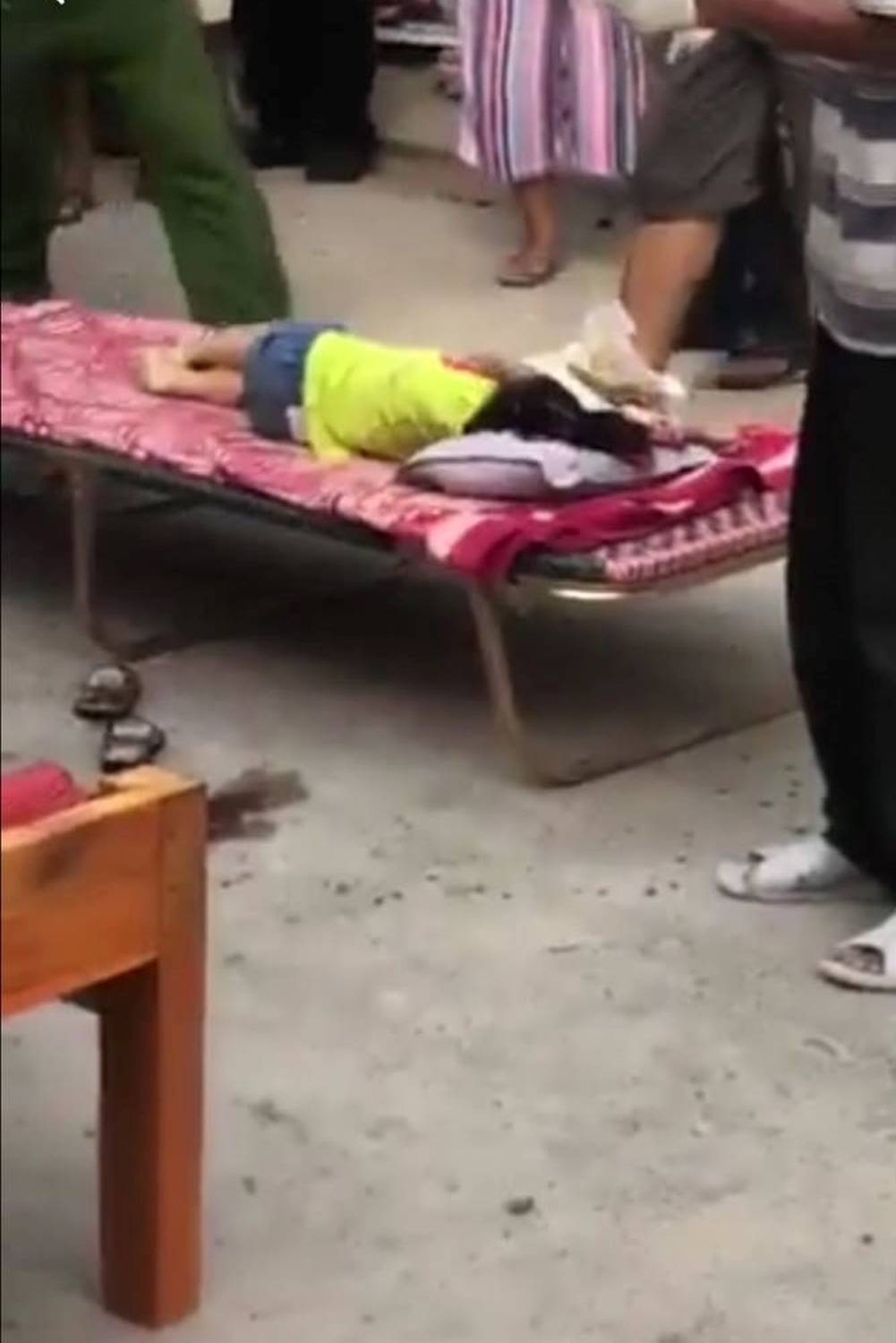 Đà Nẵng: Bé gái 3 tuổi bị ô tô đưa đón của trường mầm non tông tử vong khi vừa bước xuống xe-1