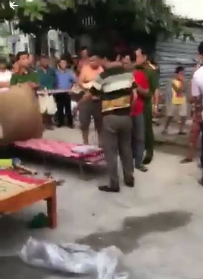 Đà Nẵng: Bé gái 3 tuổi bị ô tô đưa đón của trường mầm non tông tử vong khi vừa bước xuống xe-2