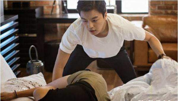 Đêm tân hôn bẽ bàng sau 2 năm xa cách, vợ chết lặng khi thấy chồng làm điều này-1