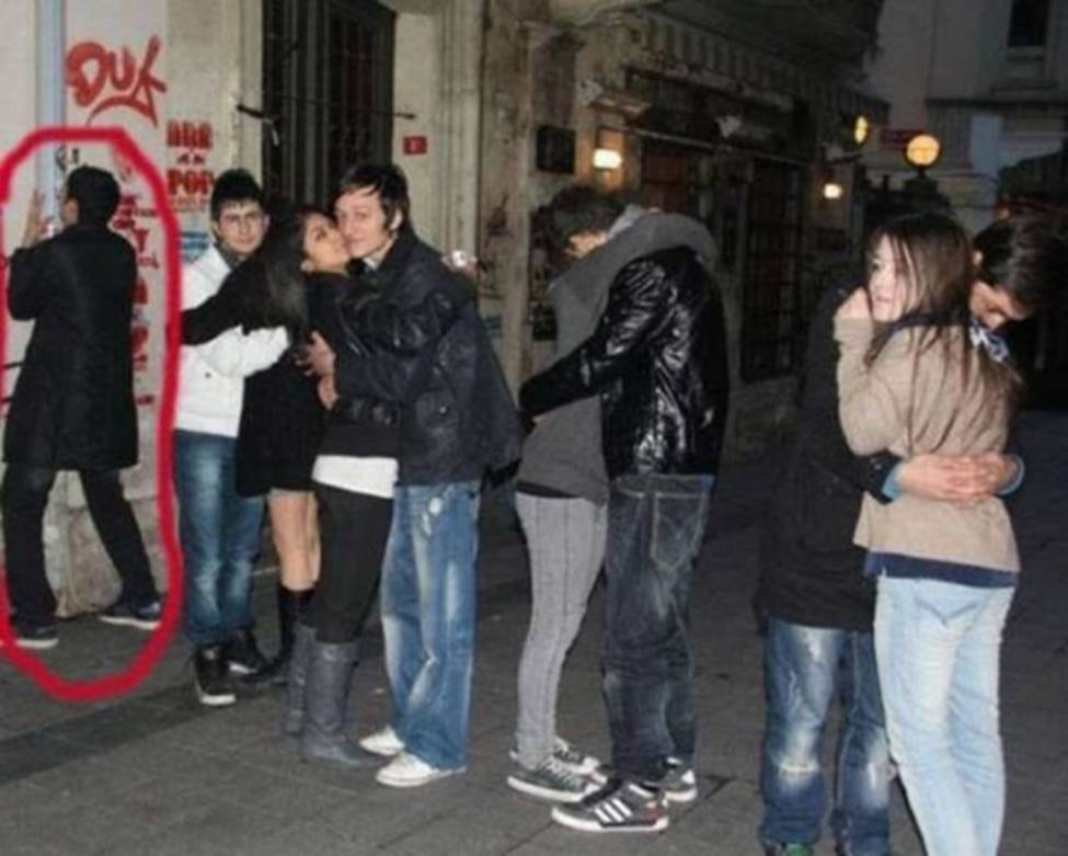 Những người ế quá lâu sẽ có hành động ngớ ngẩn này-13