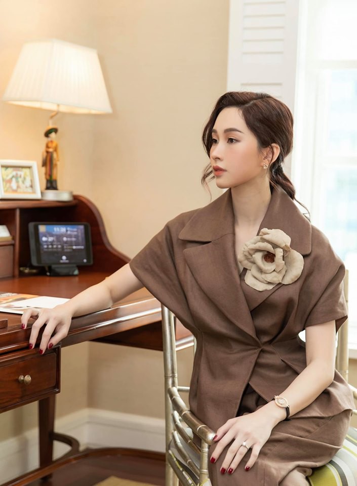 Hoa hậu Đặng Thu Thảo đăng ảnh con gái nhỏ đổ bệnh, thiếp đi vì sốt cao nhưng gây chú ý là dòng tâm sự nghẹn ngào đầy xúc động-2