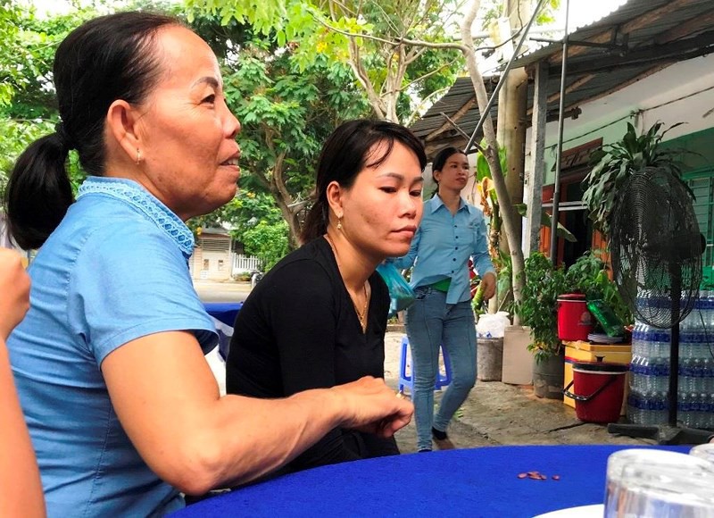 Bé gái 3 tuổi bị xe đưa rước cán: Anh gào khóc gọi em-3