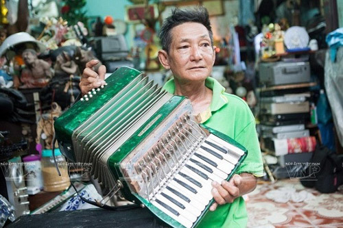 Từ người nghèo thành vua tái chế rác-1