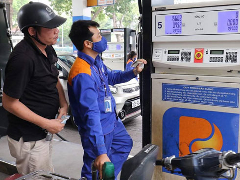 Giá xăng giảm thêm gần 1.000 đồng/lít từ 15h chiều nay-3