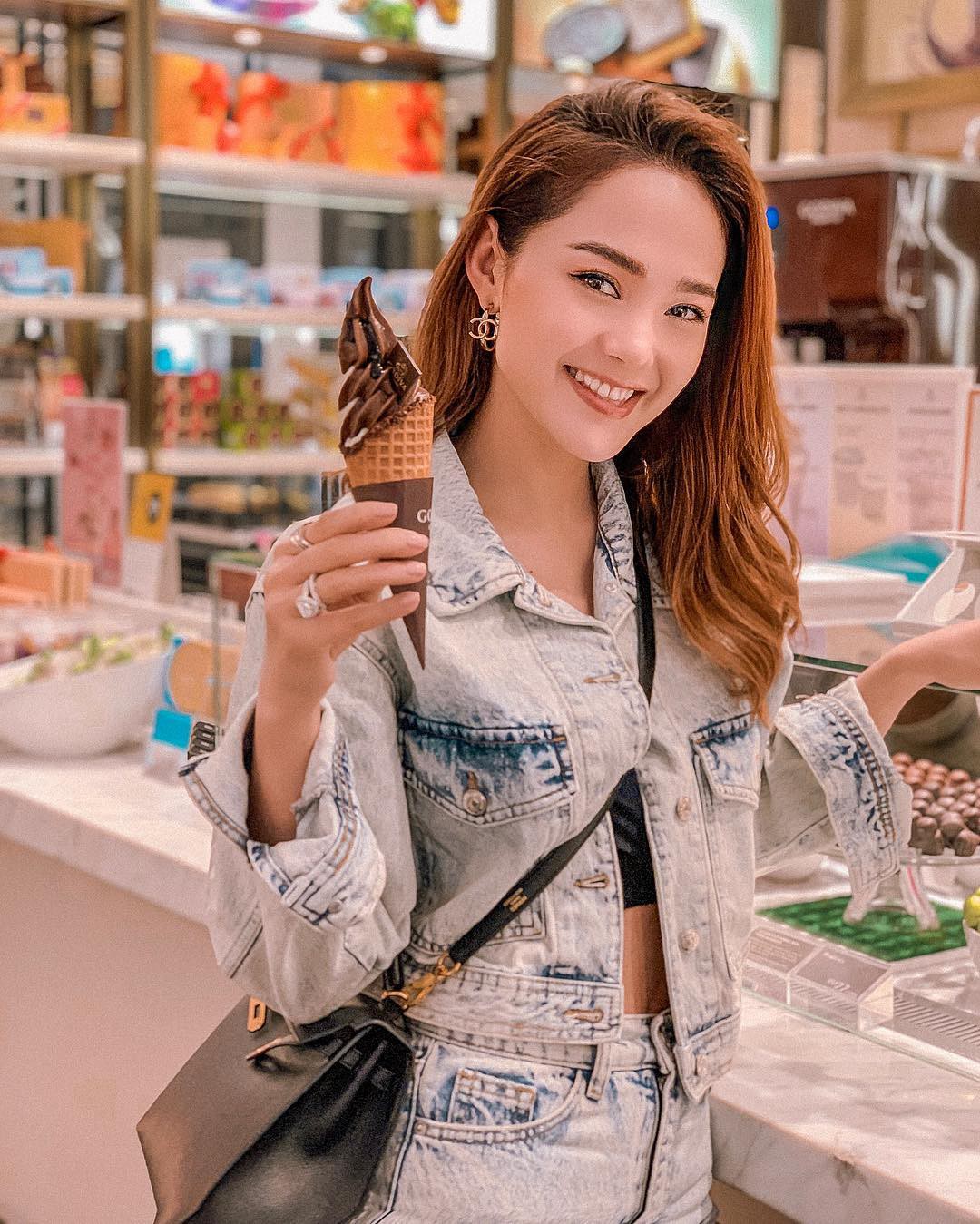 Minh Hằng lại livestream, nhưng lần này không bị chê cằm nhọn hoắt nữa, ai nấy đều nức nở khen tóc mới siêu xinh-2