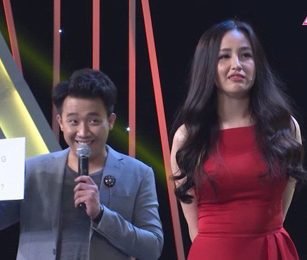 Trấn Thành cả gan chụp hình với chàng trai 2m2 siêu cao khổng lồ và cái kết khó tả!-2