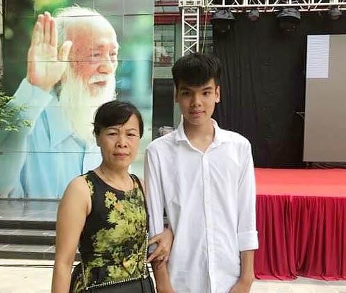 Con trai nữ lao công bị xe đâm tử vong đỗ lớp 10 trường Lương Thế Vinh-1