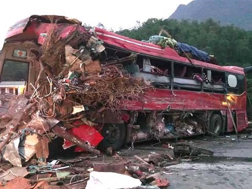 Tai nạn thảm khốc, hơn 40 người thương vong ở Hòa Bình: Xác định danh tính 2 tài xế