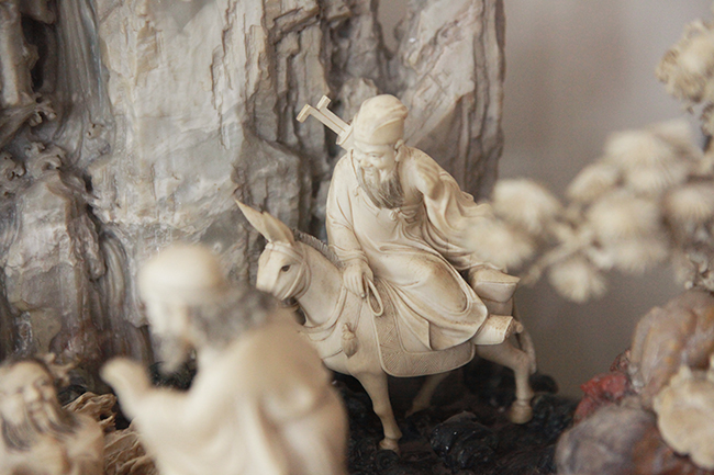 Tuyệt phẩm điêu khắc bát tiên quá hải độc nhất vô nhị ở Việt Nam-15