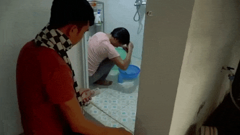 Thêm clip đổ trứng vào đầu người lạ khiến MXH phẫn nộ: Nạn nhân là cô hàng xóm, chủ nhân của trò đùa xin lỗi bằng 500k-6