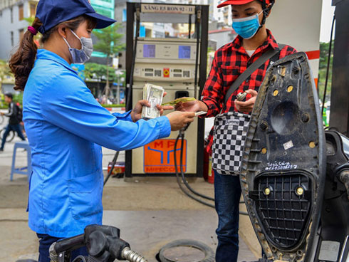 Giá xăng ngày 2/7, đảo chiều tăng giá-2