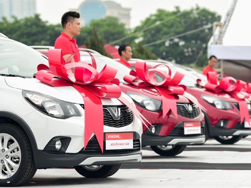 1 ngày, giao 650 xe Fadil đến tay khách