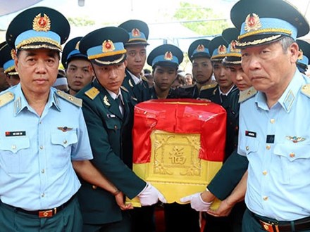 Xã ven đô Hà Nội nghẹn ngào tiễn đưa Thiếu tá phi công về đất mẹ