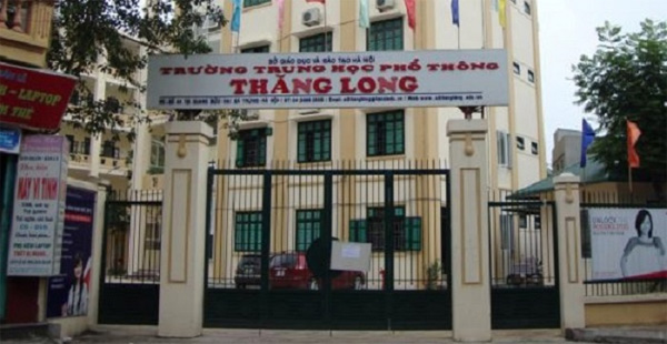 Phụ huynh sốc khi điểm chuẩn trường THPT top đầu Hà Nội giảm mạnh-1